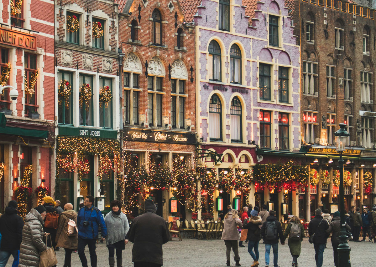 How Much Do Americans Spend on Holiday Travel?