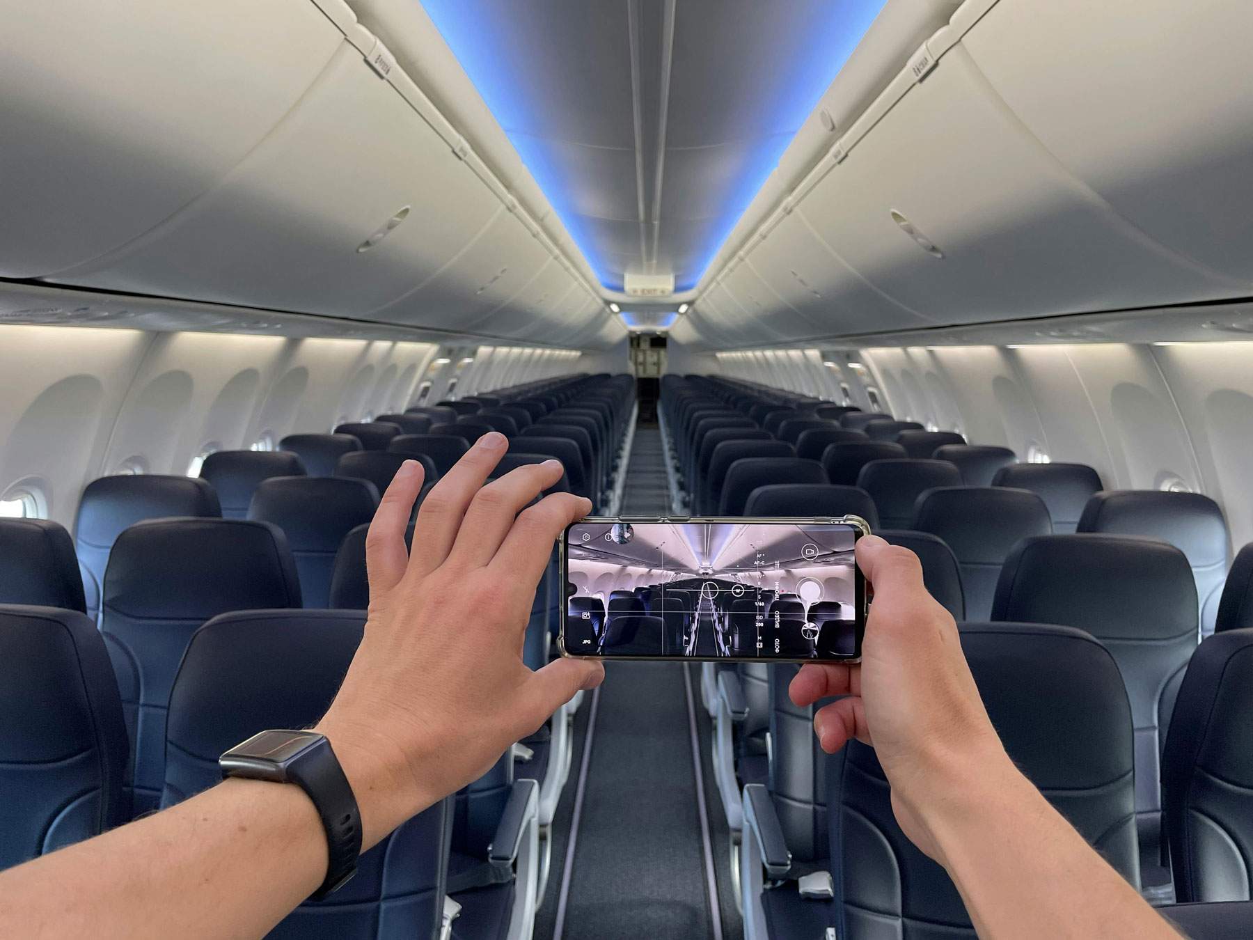 New FCC Rule Could Allow Airlines to Establish In-Flight Mobile Services