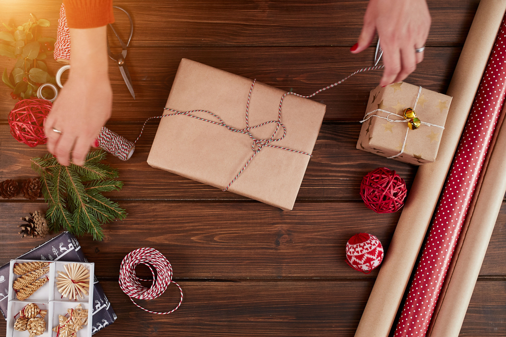 13 Holiday Gifts for Frequent Flyers